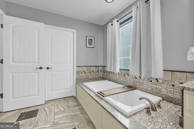 297 Hillandale Drive, Hartwell, GA 30643