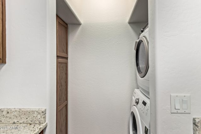 2950 W Louise Drive 204, Phoenix, AZ 85027