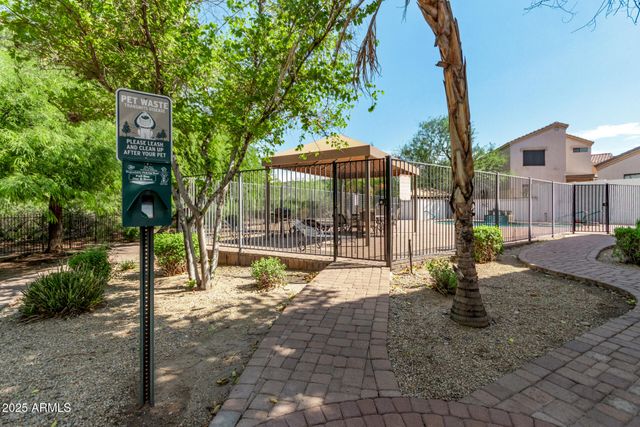 2950 W Louise Drive 204, Phoenix, AZ 85027
