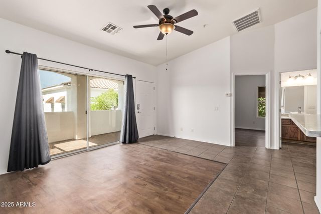 2950 W Louise Drive 204, Phoenix, AZ 85027