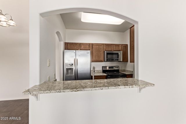 2950 W Louise Drive 204, Phoenix, AZ 85027