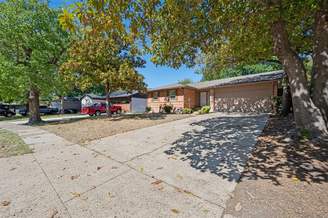 8819 Graywood Drive, Dallas, TX 75243