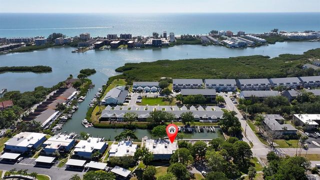 9476 TRADEWINDS AVENUE 9476, Seminole, FL 33776