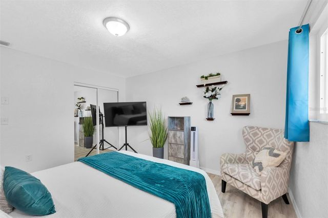 9476 TRADEWINDS AVENUE 9476, Seminole, FL 33776