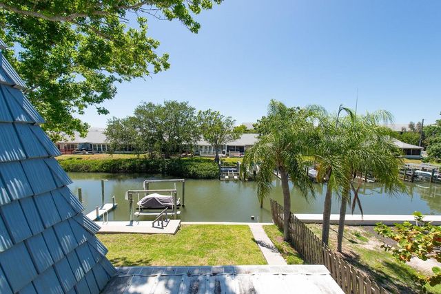 9476 TRADEWINDS AVENUE 9476, Seminole, FL 33776
