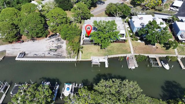 9476 TRADEWINDS AVENUE 9476, Seminole, FL 33776