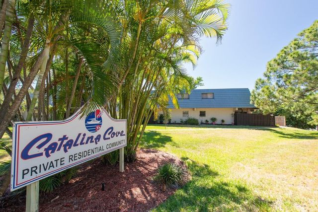 9476 TRADEWINDS AVENUE 9476, Seminole, FL 33776