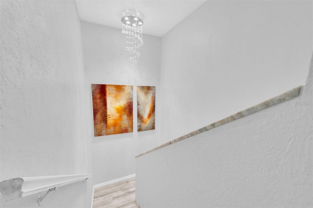 Image 14 of property listing at 9476 TRADEWINDS AVENUE, Seminole, FL 33776