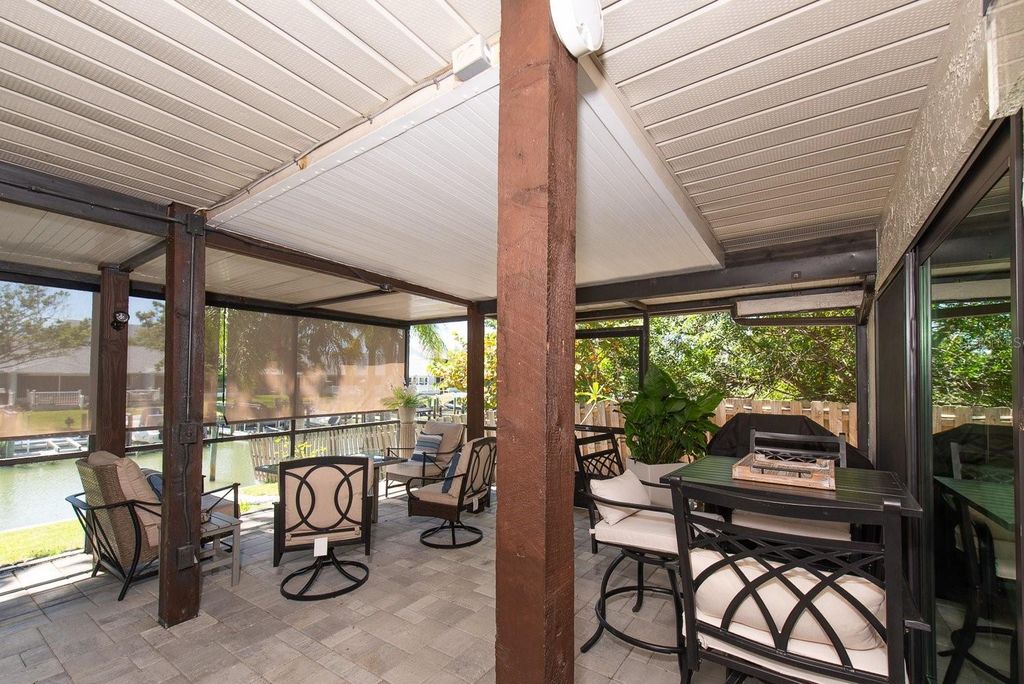 Image 27 of property listing at 9476 TRADEWINDS AVENUE, Seminole, FL 33776