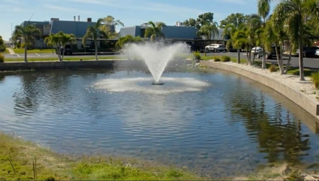 Image 45 of property listing at 9476 TRADEWINDS AVENUE, Seminole, FL 33776
