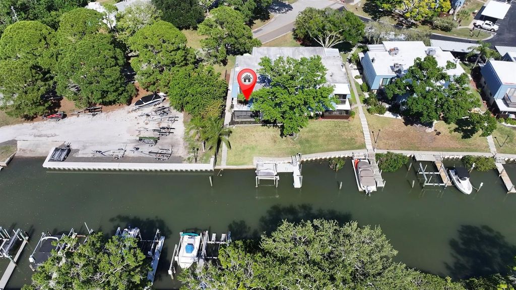 Image 47 of property listing at 9476 TRADEWINDS AVENUE, Seminole, FL 33776
