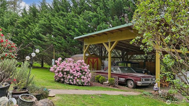 4116 NW Fir Tree Drive, Woodland, WA 98674