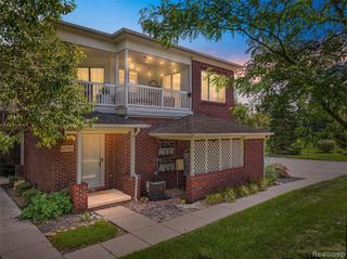 6725 Boulder Pointe Drive, Washington, MI 48094