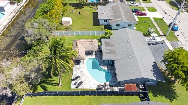 1000 W River Drive, Margate, FL 33063