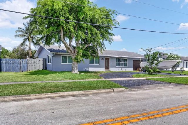 1000 W River Drive, Margate, FL 33063