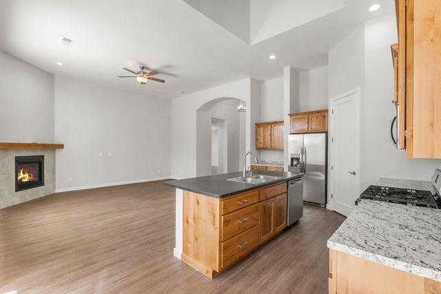 18 Bravo Road, Los Lunas, NM 87031