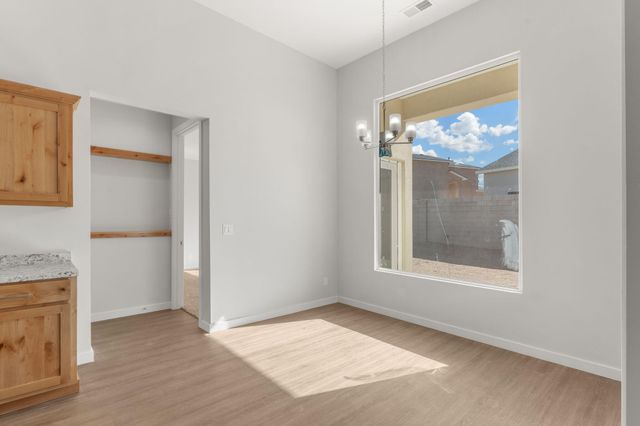 18 Bravo Road, Los Lunas, NM 87031