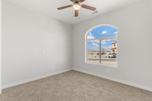 18 Bravo Road, Los Lunas, NM 87031