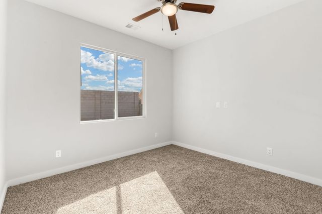 18 Bravo Road, Los Lunas, NM 87031