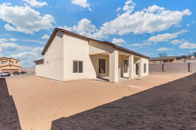 18 Bravo Road, Los Lunas, NM 87031