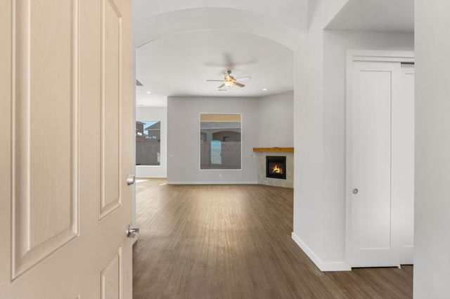 18 Bravo Road, Los Lunas, NM 87031