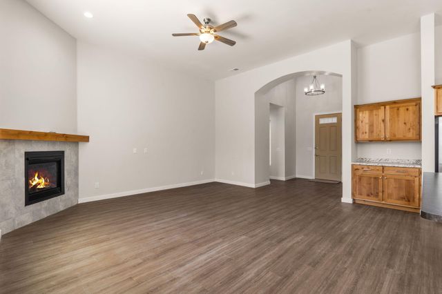 18 Bravo Road, Los Lunas, NM 87031