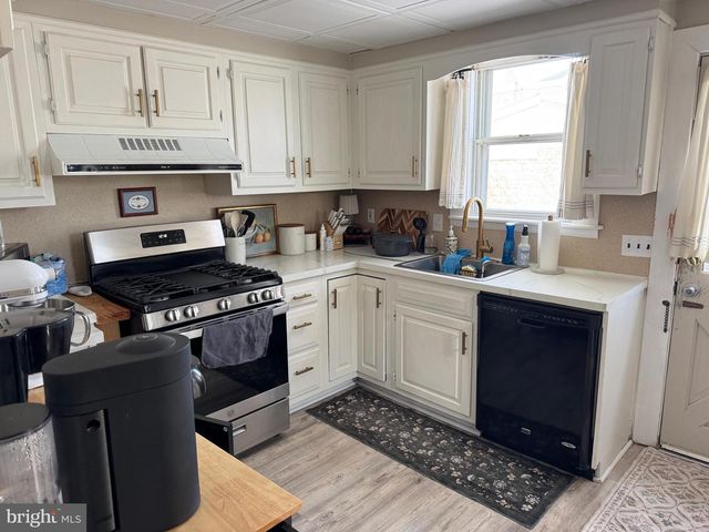 113 ISABEL AVE, Glenolden, PA 19036