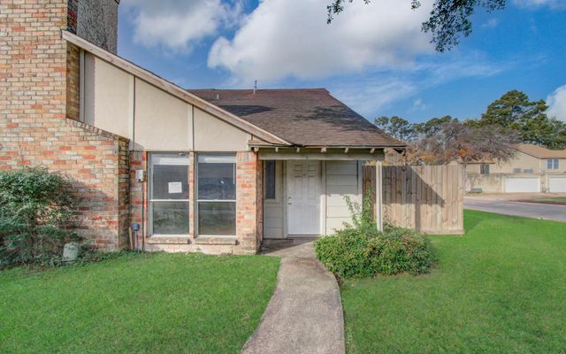 5618 Easthampton Drive D, Houston, TX 77039