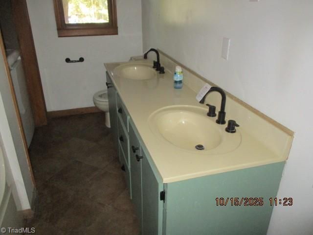 107 Glenwood Avenue, Jonesville, NC 28642