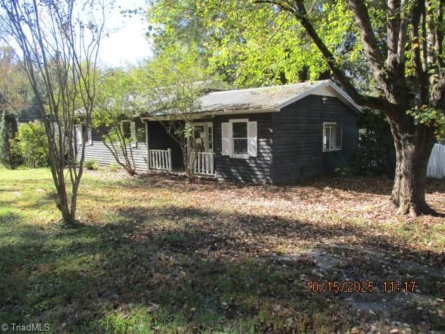 107 Glenwood Avenue, Jonesville, NC 28642