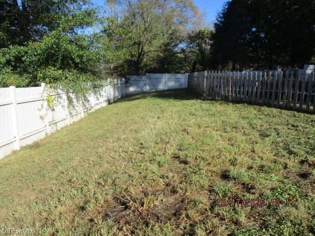 107 Glenwood Avenue, Jonesville, NC 28642