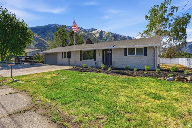 810 E MAPLE ST, Mapleton, UT 84664