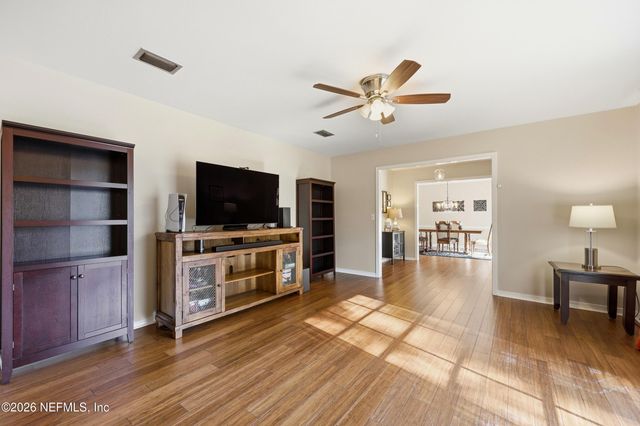 3776 BUCKSKIN Trail E, Jacksonville, FL 32277