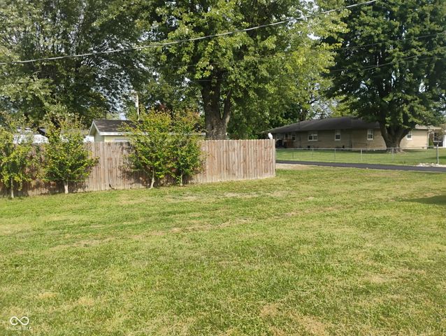 129 S Carlisle Street, Bargersville, IN 46106