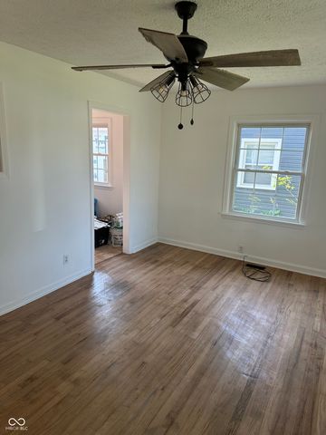 129 S Carlisle Street, Bargersville, IN 46106