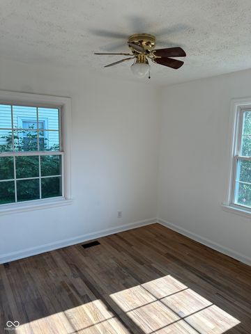 129 S Carlisle Street, Bargersville, IN 46106