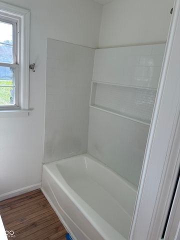 129 S Carlisle Street, Bargersville, IN 46106