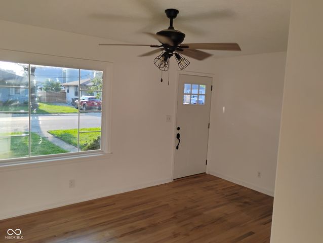 129 S Carlisle Street, Bargersville, IN 46106