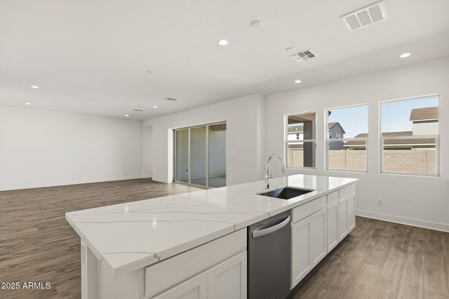 3332 W SUNSTONE Drive, San Tan Valley, AZ 85144