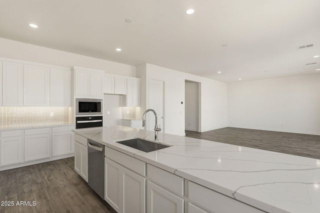 3332 W SUNSTONE Drive, San Tan Valley, AZ 85144