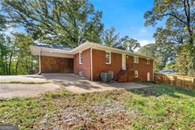 2763 Baker Ridge Drive NW, Atlanta, GA 30318