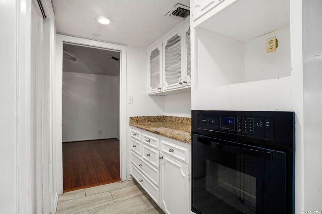 5806 Winterhaven, Windcrest, TX 78239