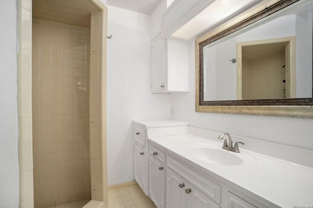 5806 Winterhaven, Windcrest, TX 78239