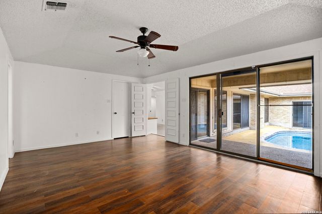 5806 Winterhaven, Windcrest, TX 78239