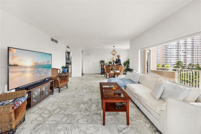 1950 S Ocean Dr 5F, Hallandale Beach, FL 33009