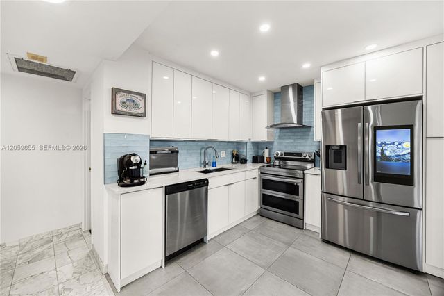 1950 S Ocean Dr 5F, Hallandale Beach, FL 33009
