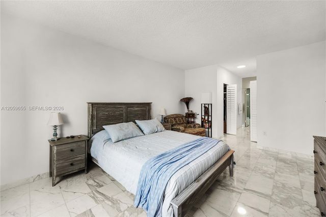 1950 S Ocean Dr 5F, Hallandale Beach, FL 33009