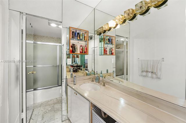 1950 S Ocean Dr 5F, Hallandale Beach, FL 33009