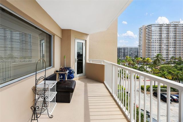 1950 S Ocean Dr 5F, Hallandale Beach, FL 33009