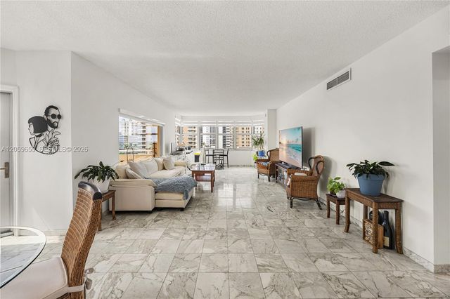 1950 S Ocean Dr 5F, Hallandale Beach, FL 33009